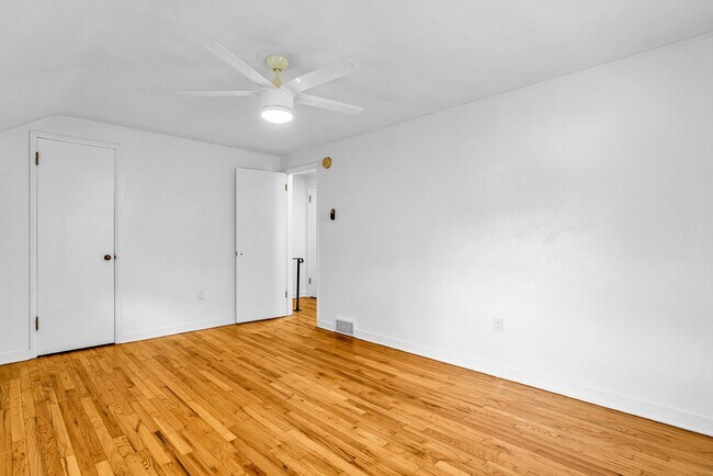 Building Photo - 1205 Labelle St