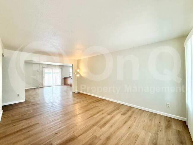 Building Photo - 517 W Highland St