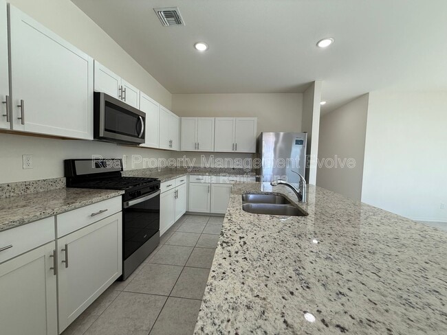 Building Photo - 4710 N 194th Dr