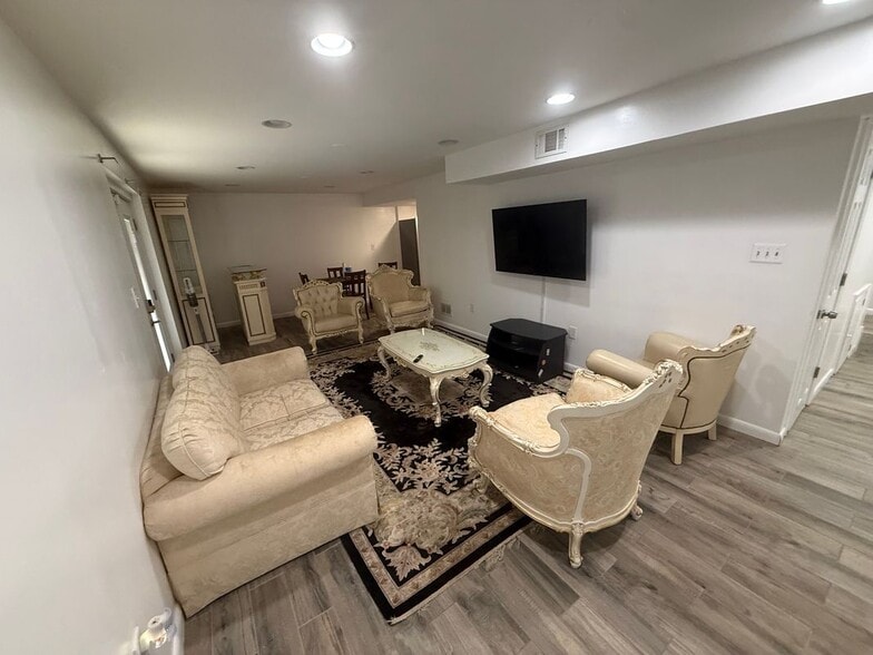 Building Photo - 20529 Aspenwood Ln