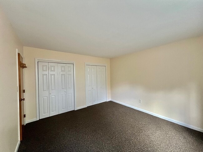 Building Photo - 33 Paul St