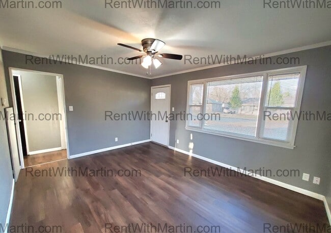 Building Photo - FOR RENT- 2 bed near University/Lark Brewing UPDATED-SMALL PETS OK