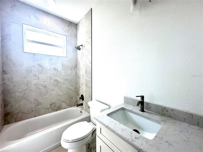 Building Photo - 26127 Northern Cross Rd