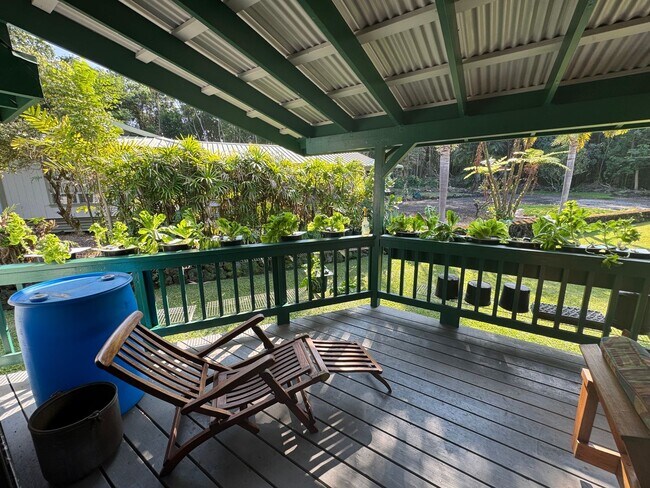 Building Photo - Fully Furnished- All Utilities Included- 3 Bedroom/ 2.5 Bath