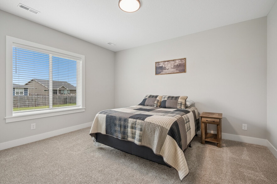 Building Photo - 2105 Timberview Dr