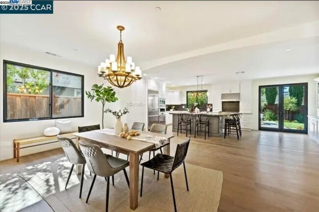 Building Photo - 132 Quinterra Ln