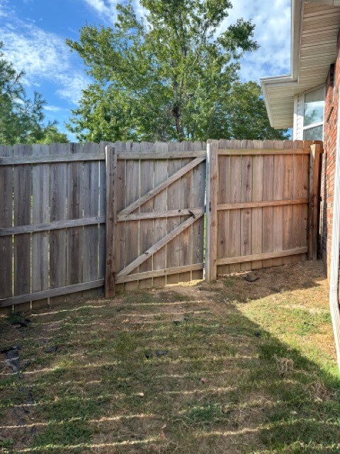 Building Photo - 1258 W Bluegrass Rd