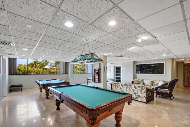 Building Photo - 5600 N Flagler Dr