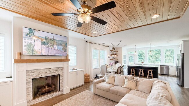 Building Photo - 3809 Ardmore Ln