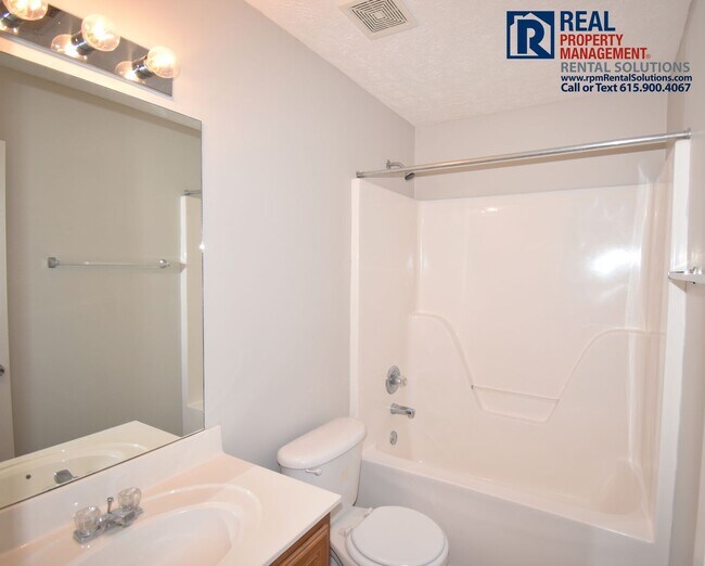 Building Photo - Adorable 3 bd house in the heart of Murfreesboro! Attached Garage!