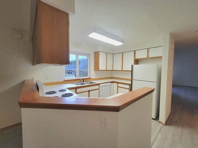 Building Photo - 2804 Pine Rd NE