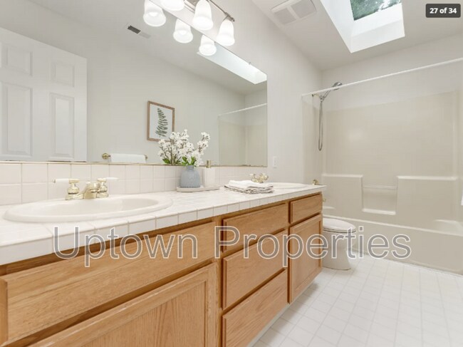 Building Photo - 320 NW 163rd Pl