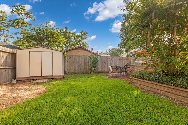 Building Photo - 23826 Farm Hill Dr