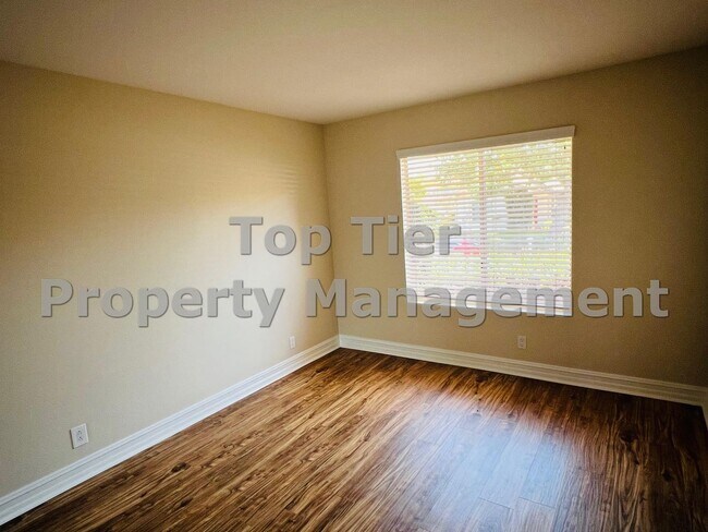 Building Photo - Charming 2-Bedroom Home with Large Yard and Modern Upgrades - Available Now!