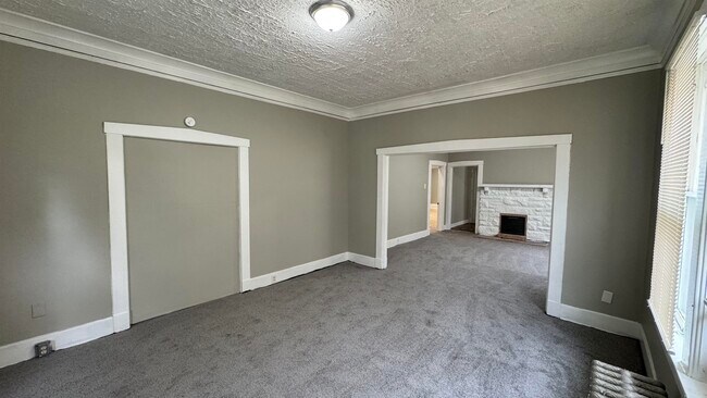 Building Photo - 1114 Azalia St