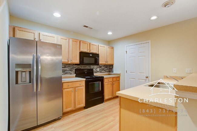 Building Photo - 2457 Scholar Ln