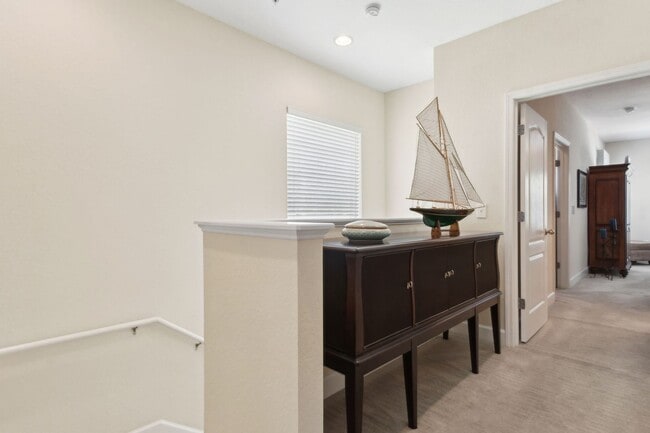 Building Photo - Fully Renovated 3BR/2.5BA Condo with Garag...
