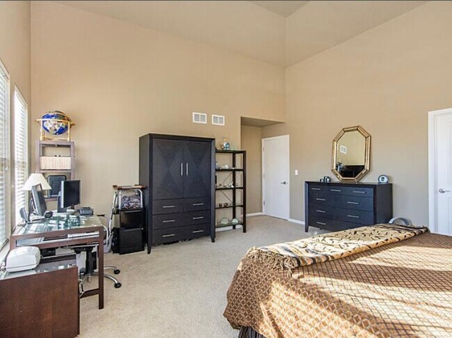 Building Photo - 7426 W Fullerton Ave