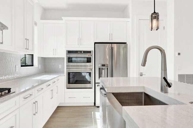 Building Photo - 12711 Machiavelli Way