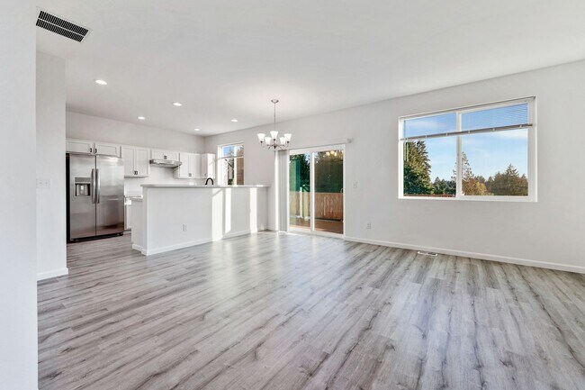Building Photo - Like-New Tumwater Hill Home with A/C - 3 beds, 2.5 baths