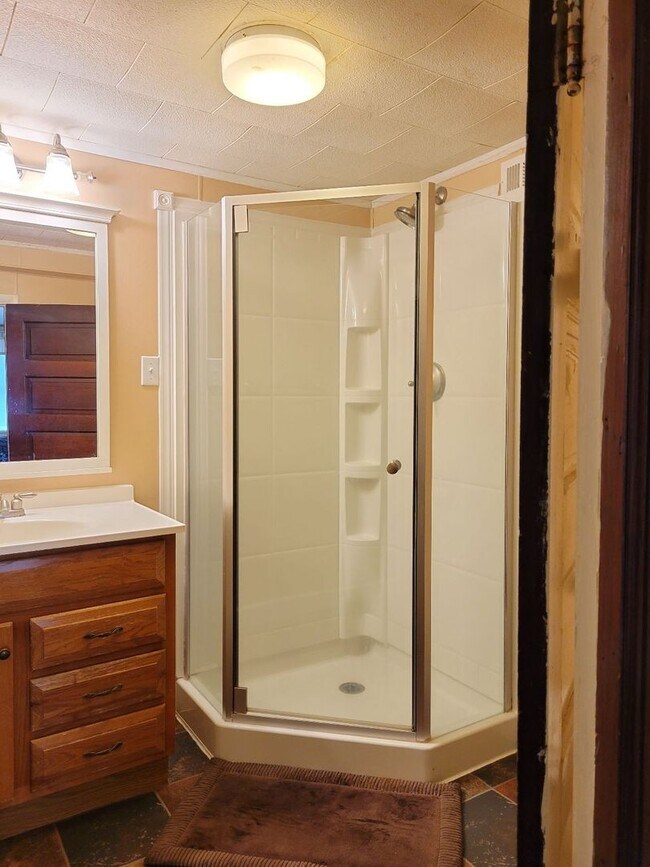 Building Photo - 21 Marion St