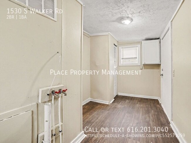 Building Photo - 1530 S Walker Rd