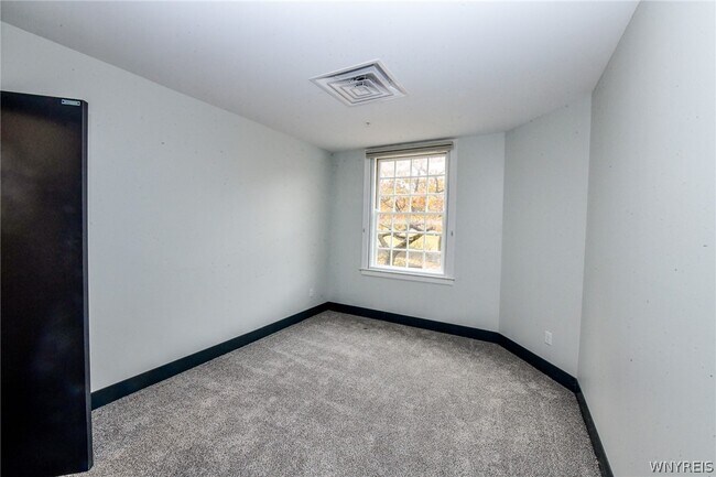 Building Photo - 40 North St