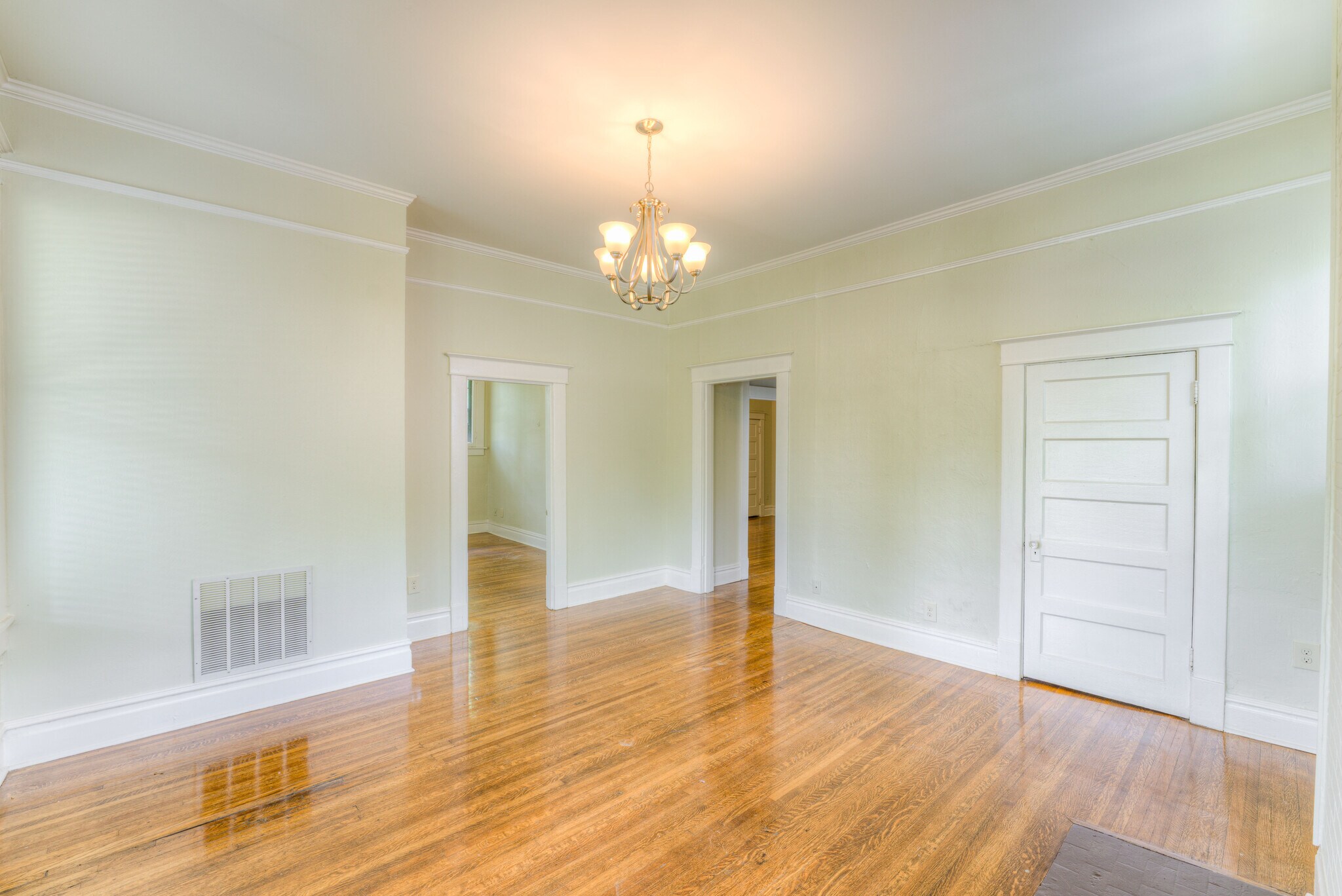 Building Photo - 1526 N Parkway