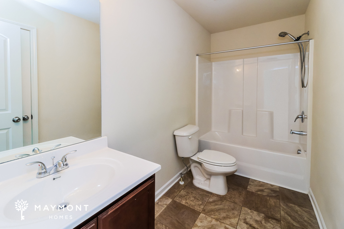 Building Photo - 6231 Ellenwood Dr