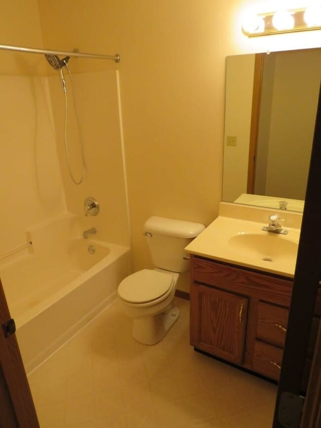 Building Photo - 5671 Gables Dr