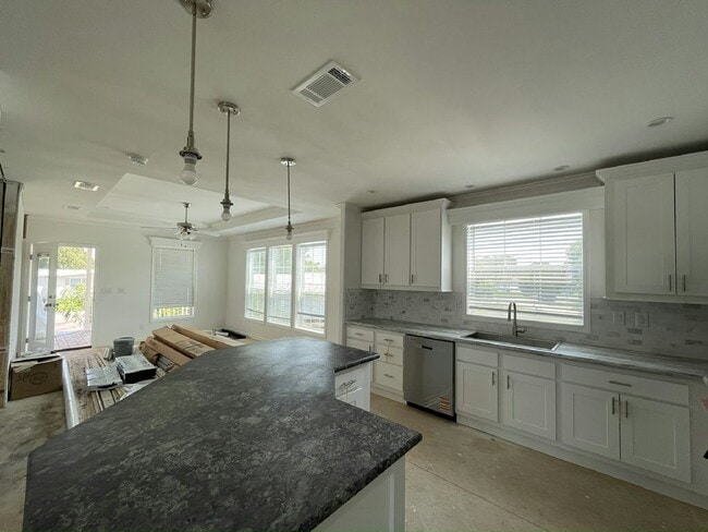 Building Photo - 2914 Stallion Ct