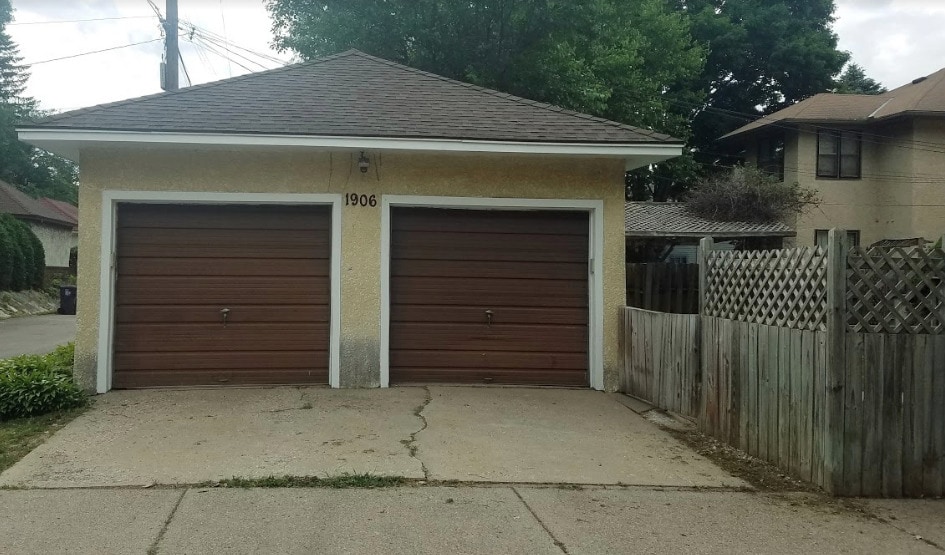 Garage - 1906 Portland Ave