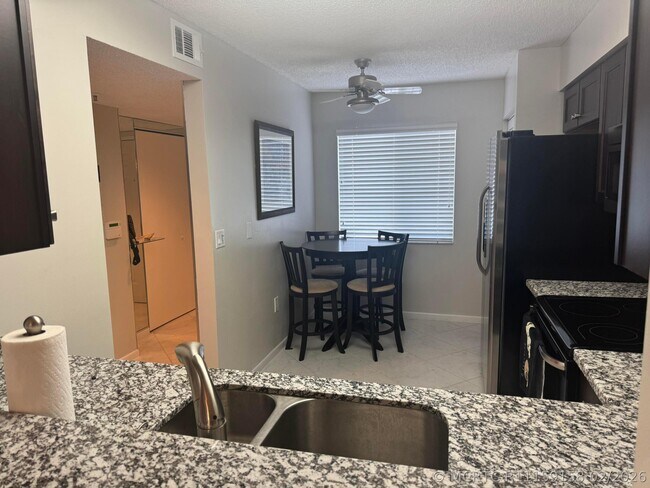 Building Photo - 14111 Royal Vista Dr