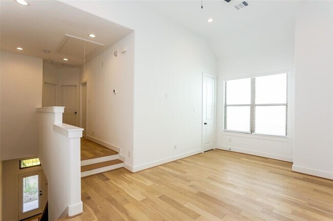 Building Photo - 3036 Truxillo St