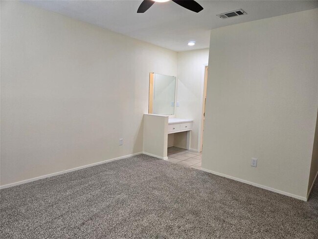 Building Photo - 6704 Clubway Ln