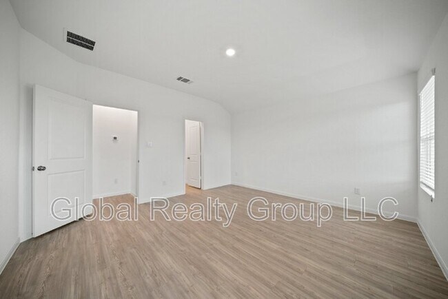 Building Photo - 9105 Navarro Vis