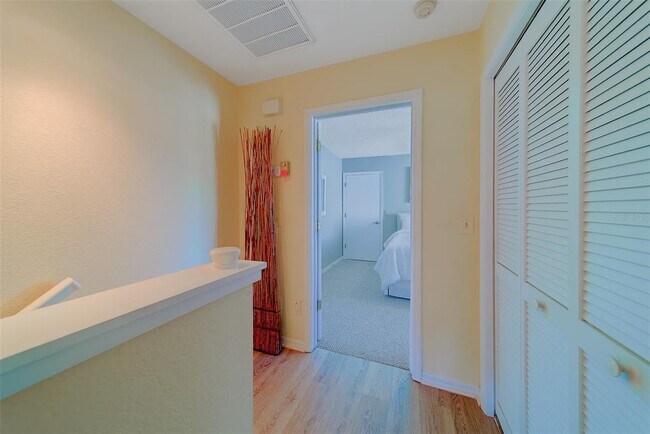 Building Photo - 911 Harbour House Dr