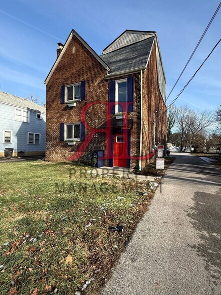 Building Photo - 722 Sheridan Ave