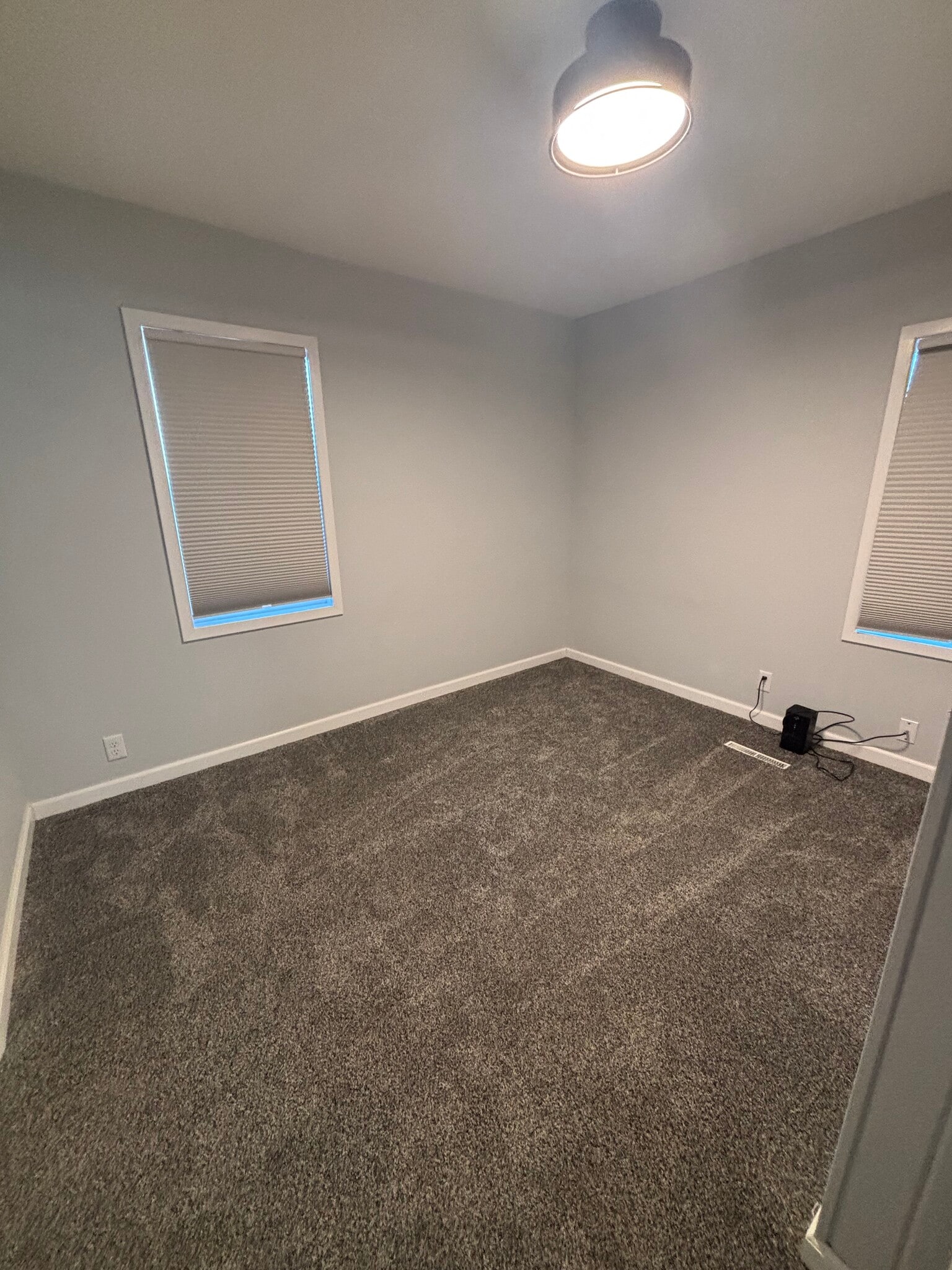 Building Photo - 620 S Rowley St