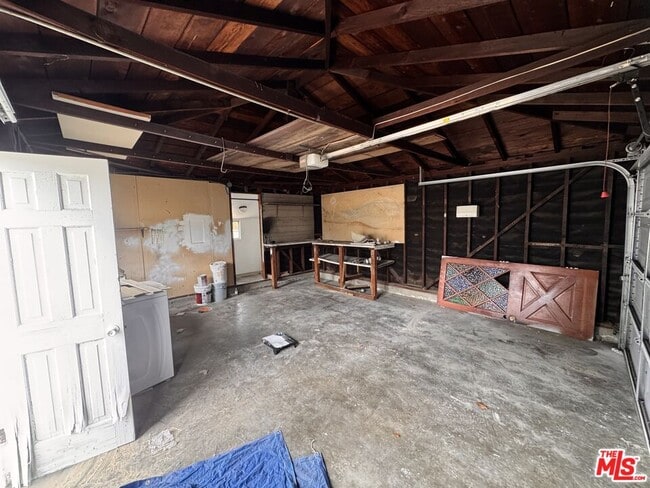 Building Photo - 3020 Magnolia Ave