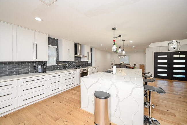 Building Photo - 25602 Yellow Pine Ln