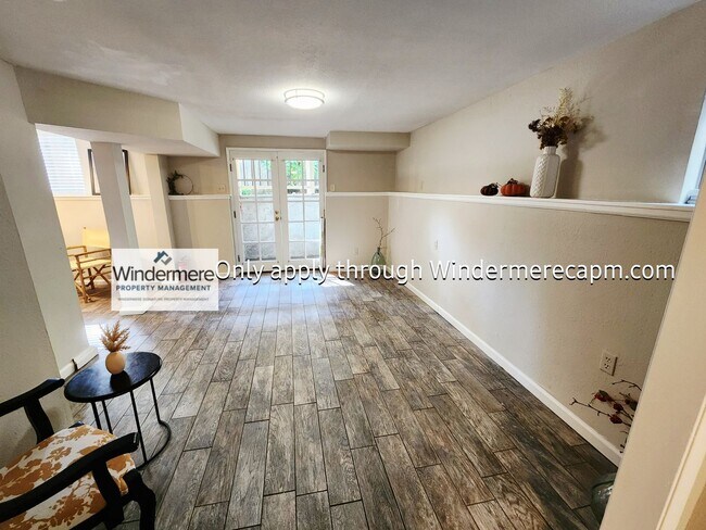 Building Photo - 2330fs