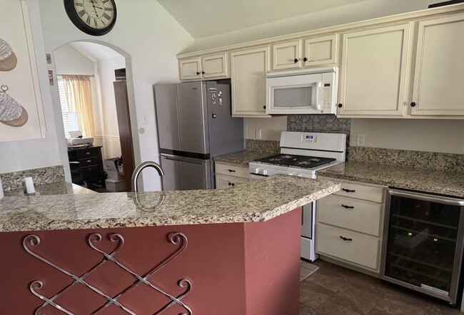 Building Photo - 32515 Rosella Ln
