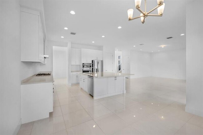 Building Photo - 8551 Swinley Frst Wy