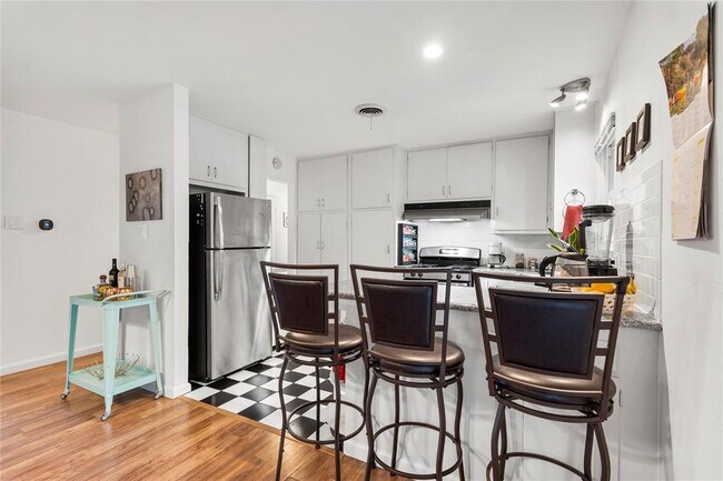 Building Photo - 1611 Ashberry Dr