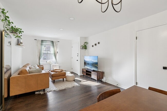 Building Photo - 14 A Lakeside Dr