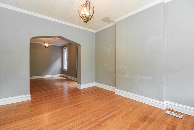 Building Photo - Fantastic 2bd/1ba home! Let yourself in!