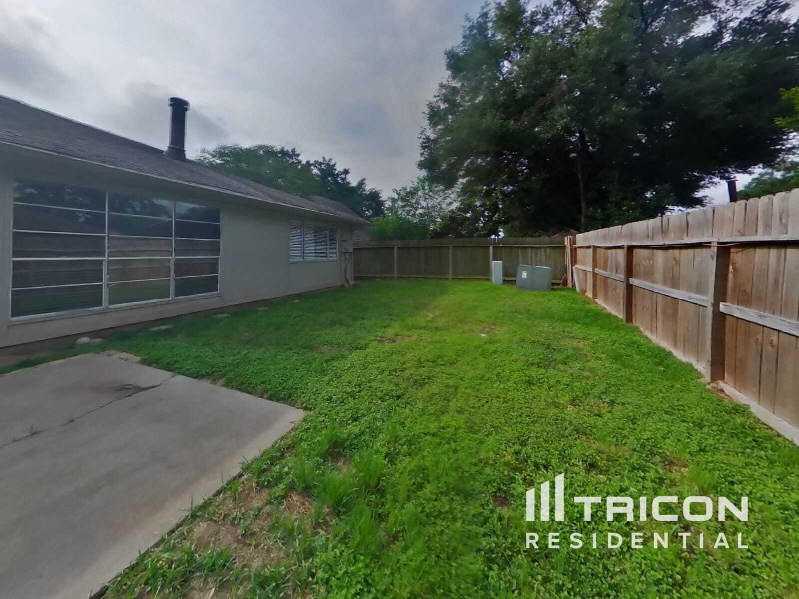 Building Photo - 3551 Windmoor Dr