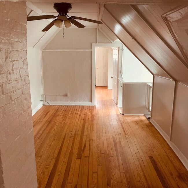 Building Photo - 2900 Enoch Ave