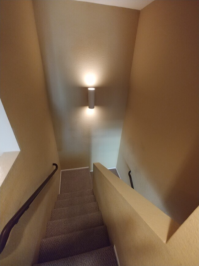 Building Photo - 3927 Nobel Dr